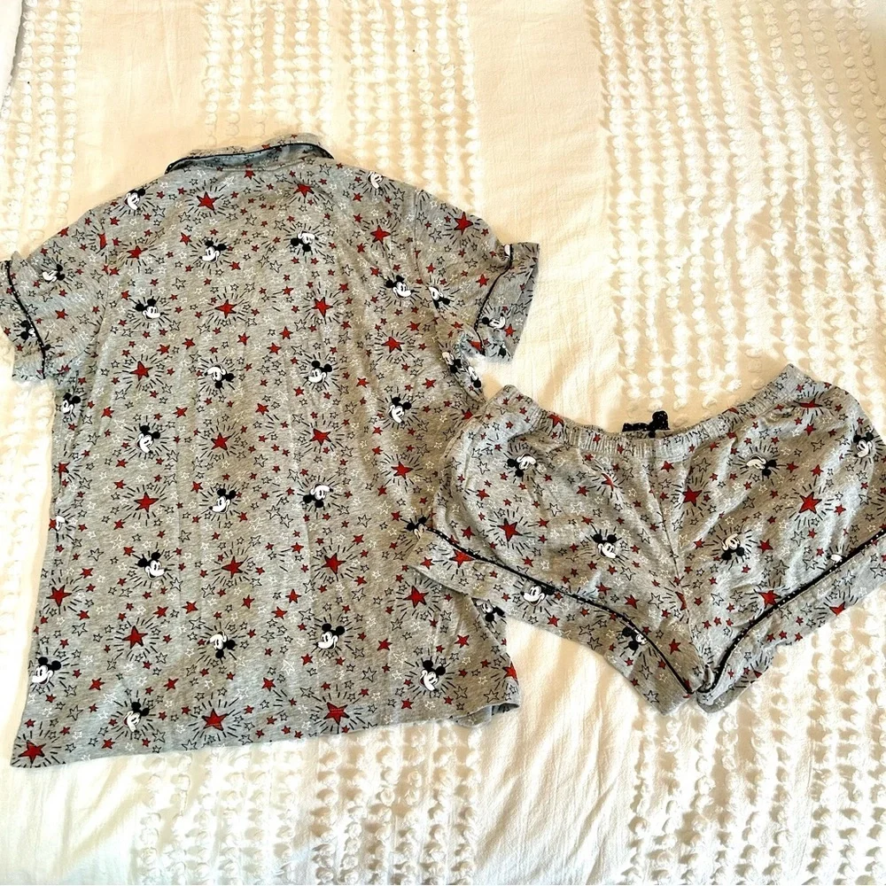 Women’s Mickey Mouse Gray Jersey Short Sleeve & Shorts Pajama Set Sz S - Picture 10 of 10